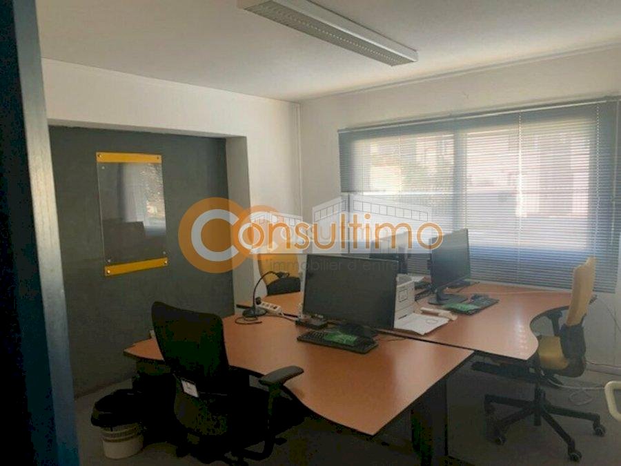 Bureau à louer 350 m² - Pessac