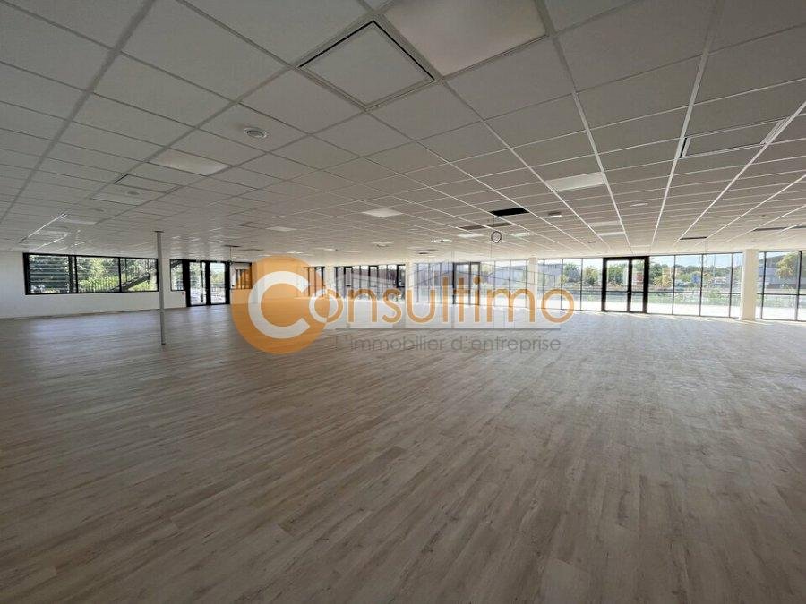 Bureau à louer 1000 m² - Mérignac