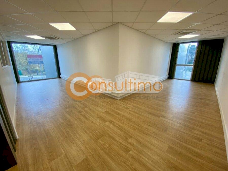 Bureau à louer 312 m² - Eysines