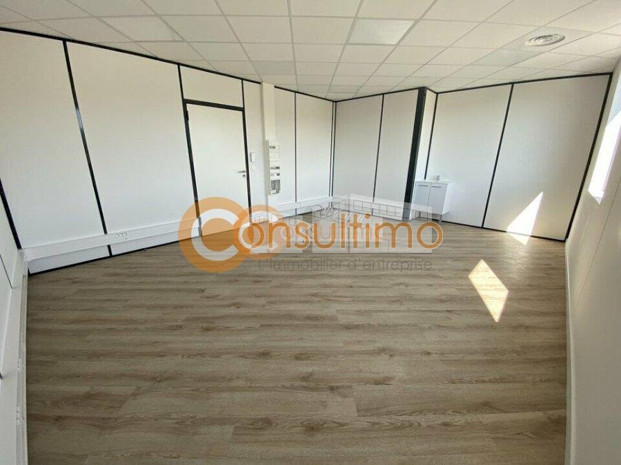 Local commercial à louer 27 m² - Fargues-Saint-Hilaire