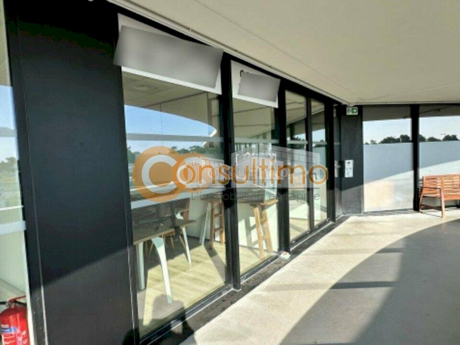 Local commercial à louer 46 m² - Fargues-Saint-Hilaire